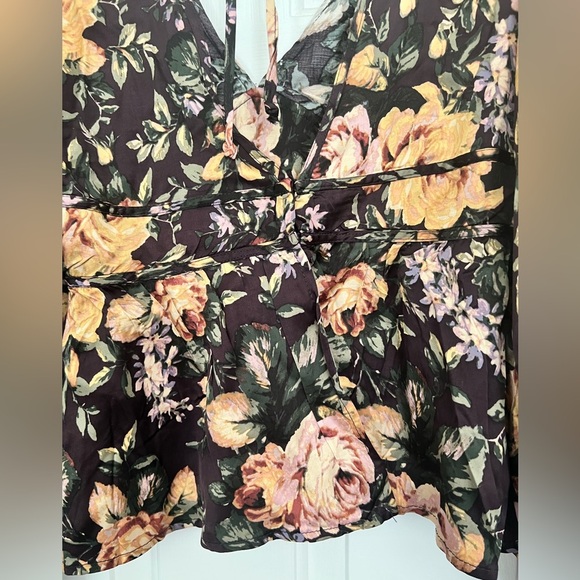 OLIVACEOUS floral top peplum NWT size Large - Picture 9 of 16